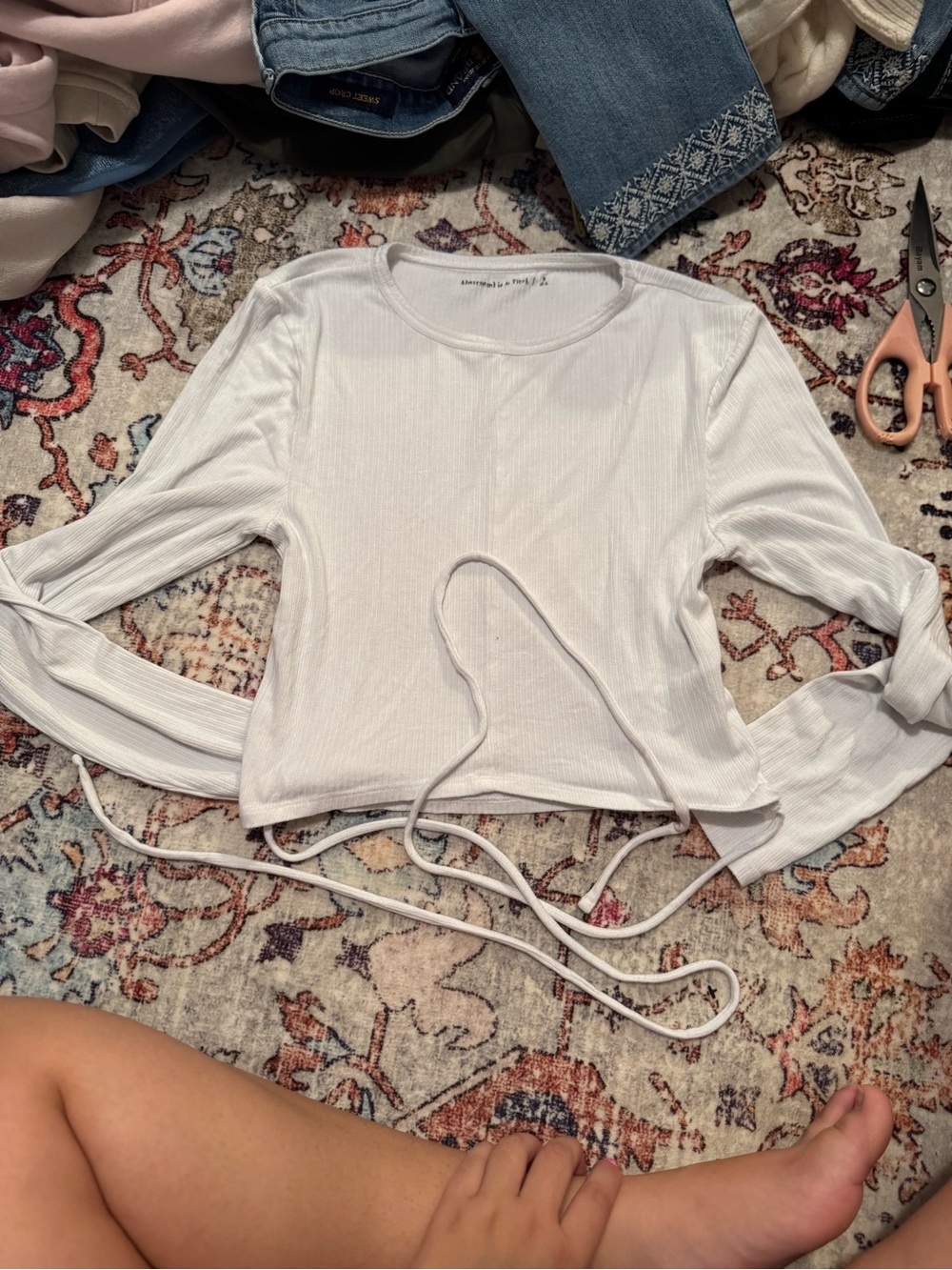 Abercrombie & Fitch White Ribbed Tie-Front Crop Top